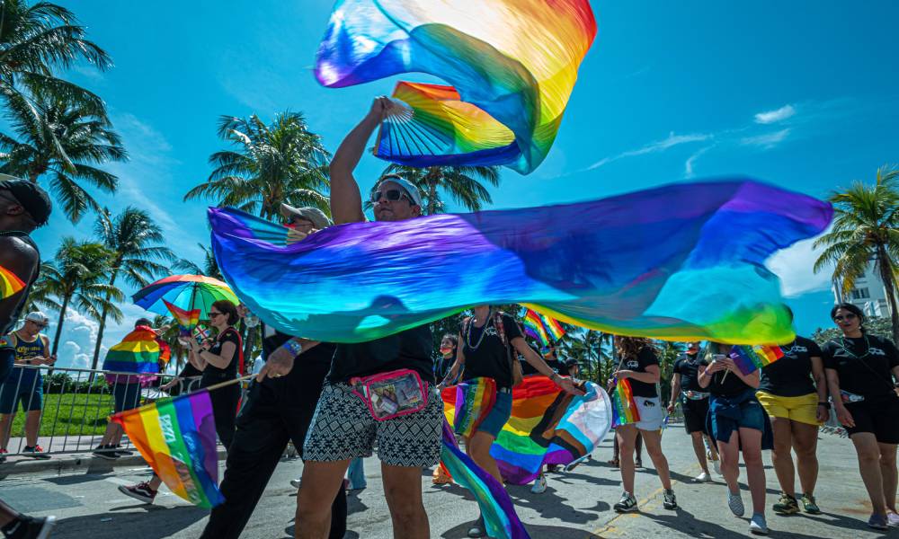 Un proyecto de ley en Florida prohibiría hablar del LGTB+ en los colegios