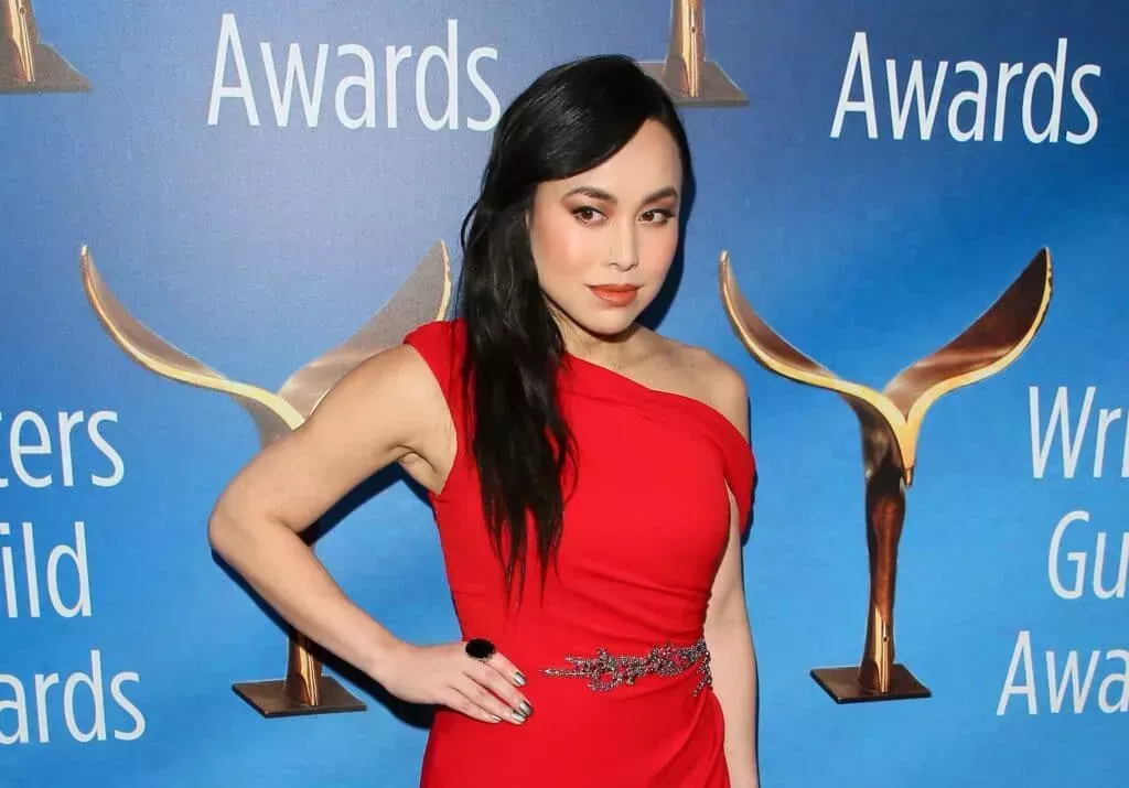 La película de Batgirl de DC Comics añade una compañera de superhéroe trans interpretada por la actriz trans Ivory Aquino