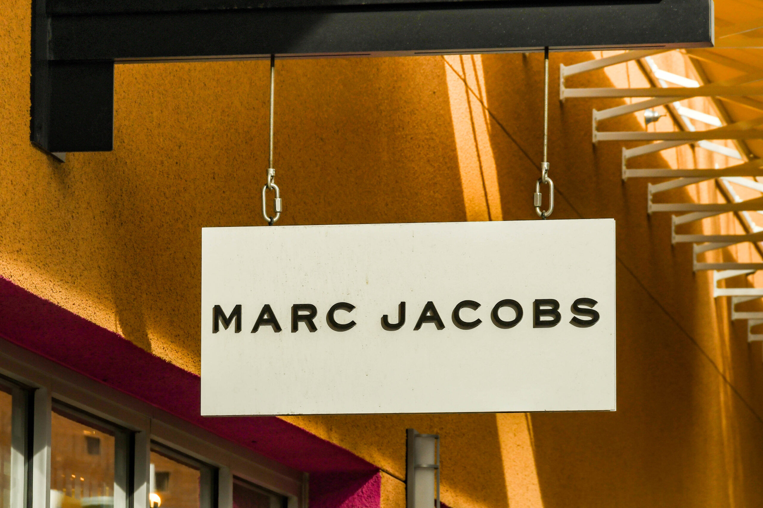 Bolsos de Marc Jacobs gratis por un fallo en su web