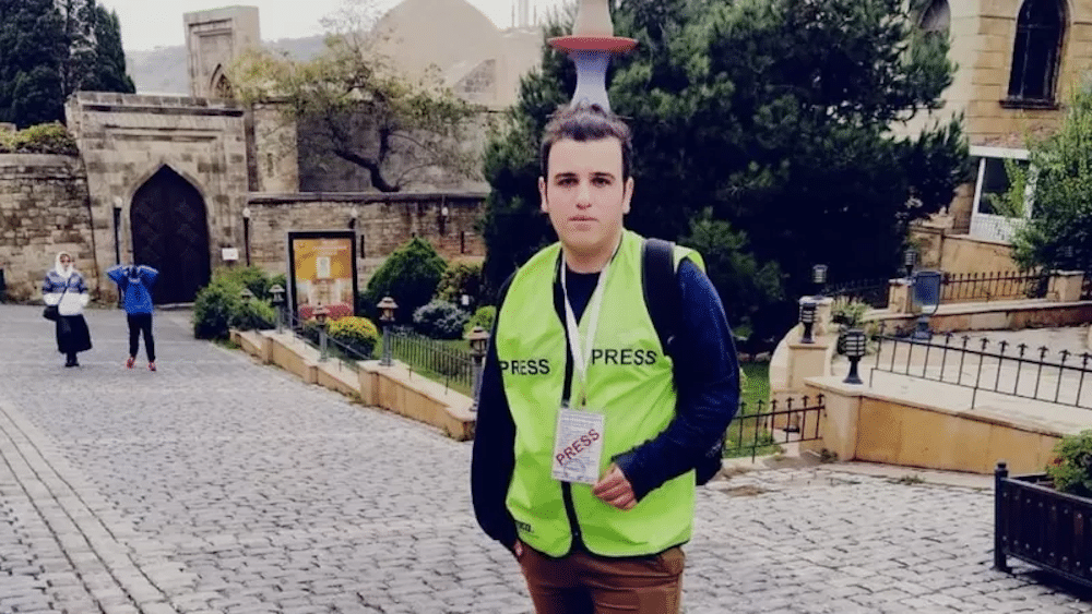 El incansable periodista LGBT+ de Azerbaiyán es 