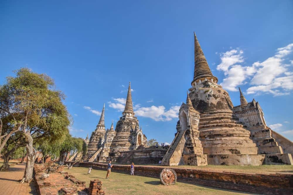Explorar las ruinas de Ayutthaya