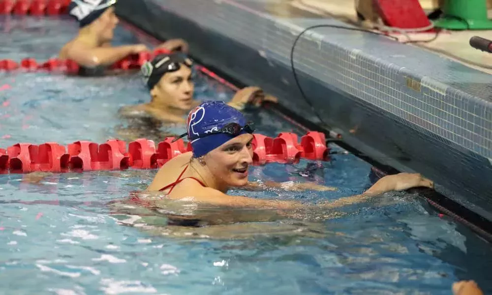 Las nadadoras se vuelcan con su compañera de equipo Lia Thomas: 