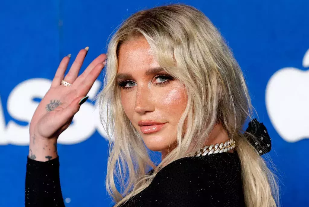 Liberen a Kesha: La larga y compleja lucha legal de la cantante con Dr. Luke - y por qué los fans se están uniendo a ella