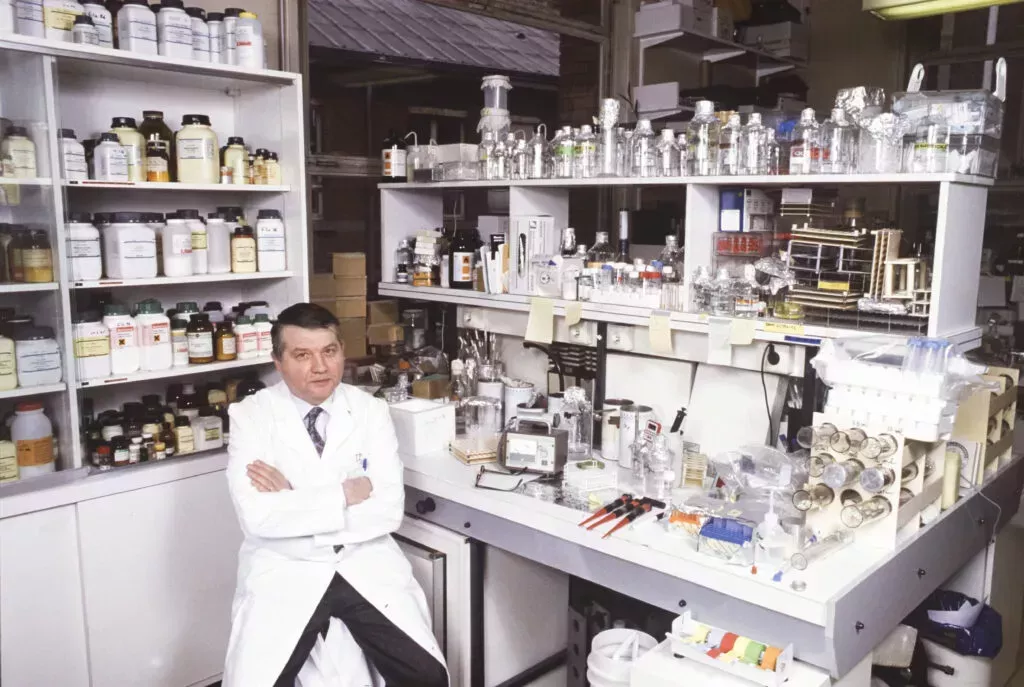 Luc Montagnier: Muere a los 89 años el científico que descubrió el VIH y cambió el curso de la crisis del sida