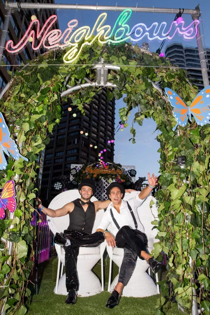 Un emotivo actor elogia a Neighbours por 