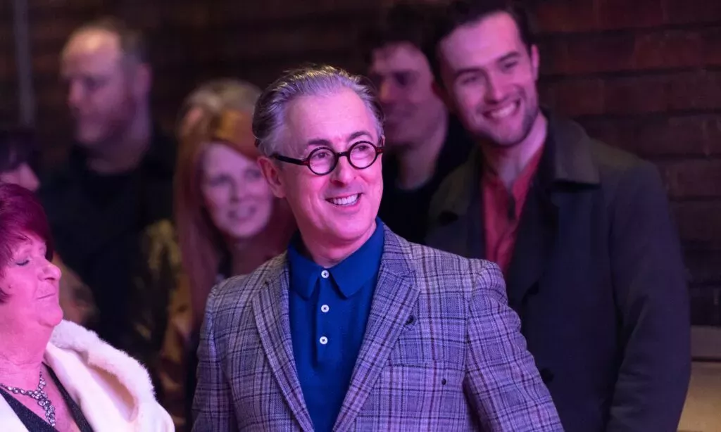 Alan Cumming se sincera sobre los abusos