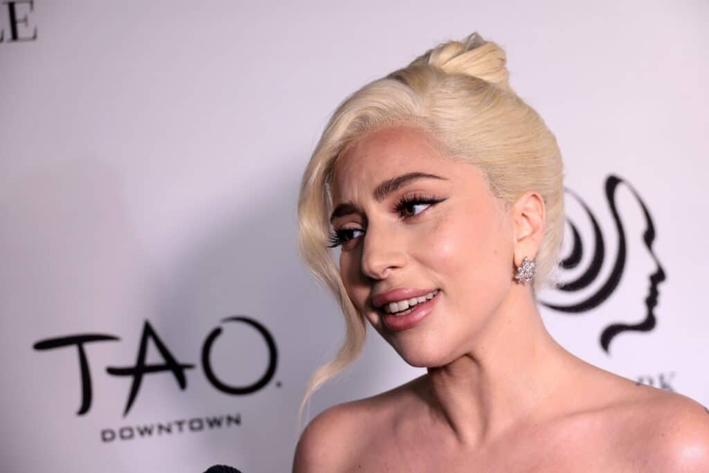 Lady Gaga da un emotivo discurso por su premio en House of Gucci
