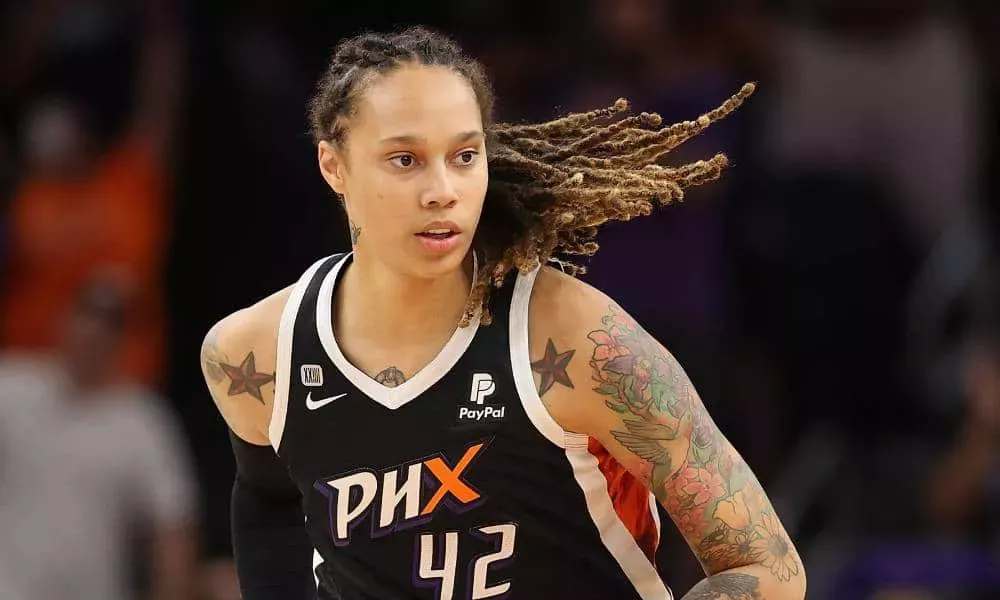 La estrella del baloncesto Brittney Griner es detenida en Rusia