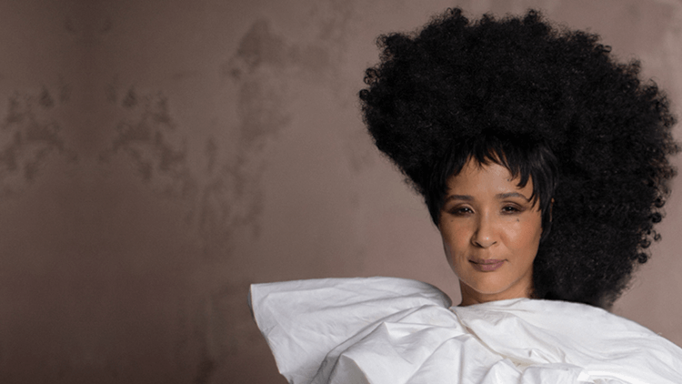 Golda Rosheuvel de los Bridgerton adora su vida queer