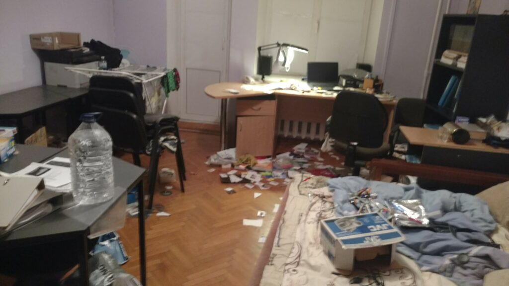 Una sede LGTB+ de Ucrania ha sido asaltada por hombres armados
