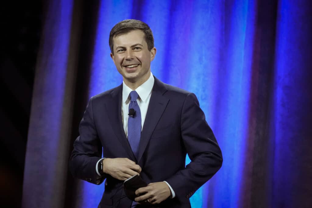 Pete Buttigieg no quiere hablar sobre su candidatura presidencial de EEUU