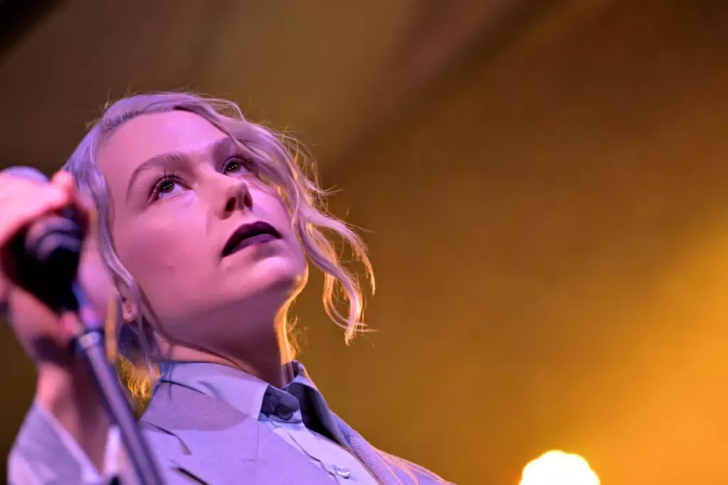 Phoebe Bridgers se manifiesta a favor de los derechos de las personas trans en el SXSW de Texas: 