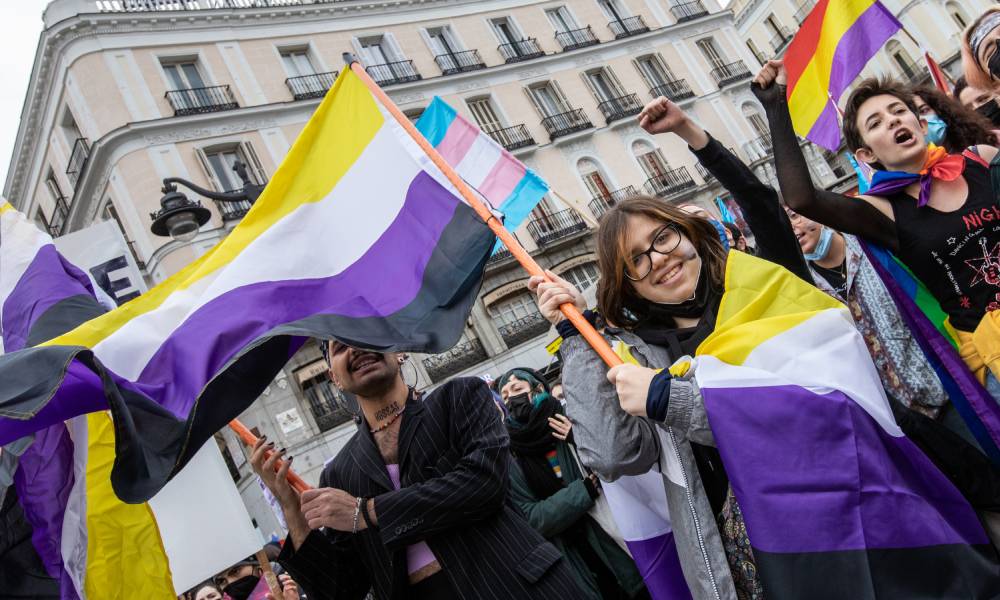Italia reconoce legalmente por primera vez el género no binario