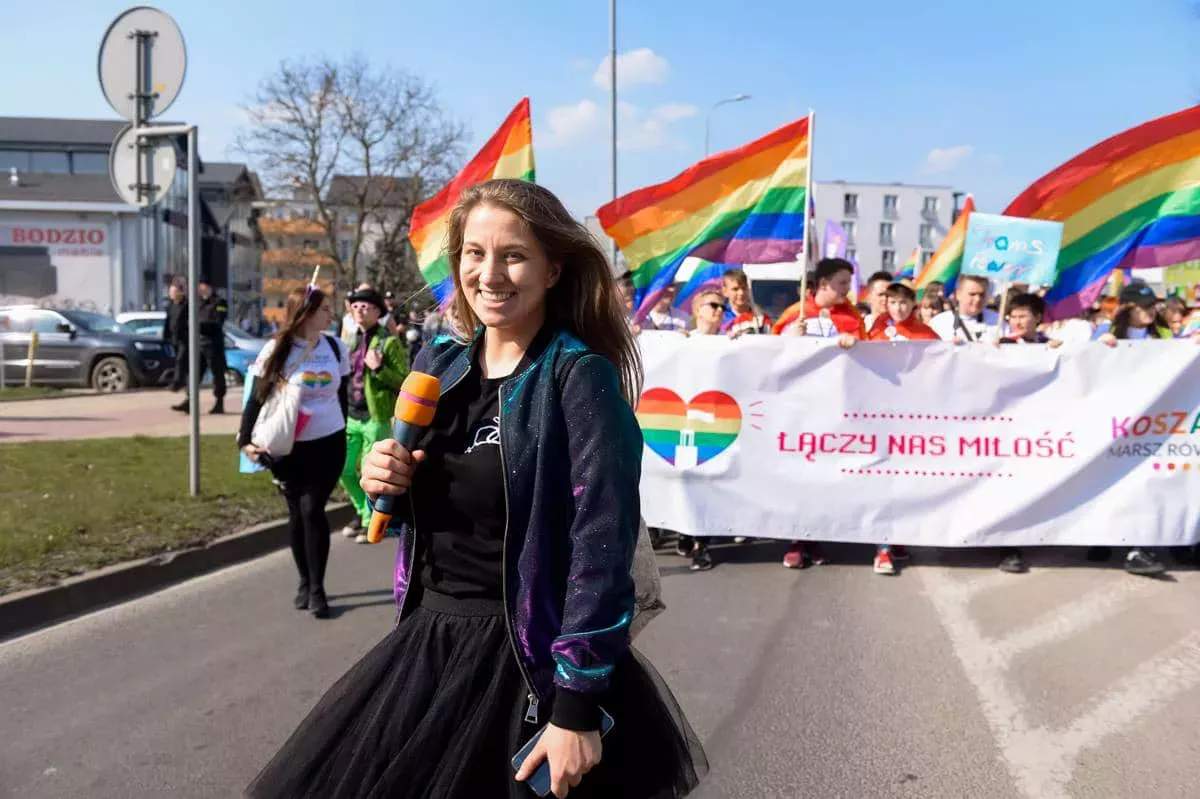 Valientes activistas polacos ayudan a los ucranianos LGBT+ a huir de la cruel, injusta y bárbara guerra de Putin