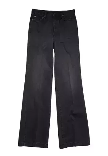 20 de los mejores vaqueros negros para hombre que mejorarán cualquier armario (edición 2022)