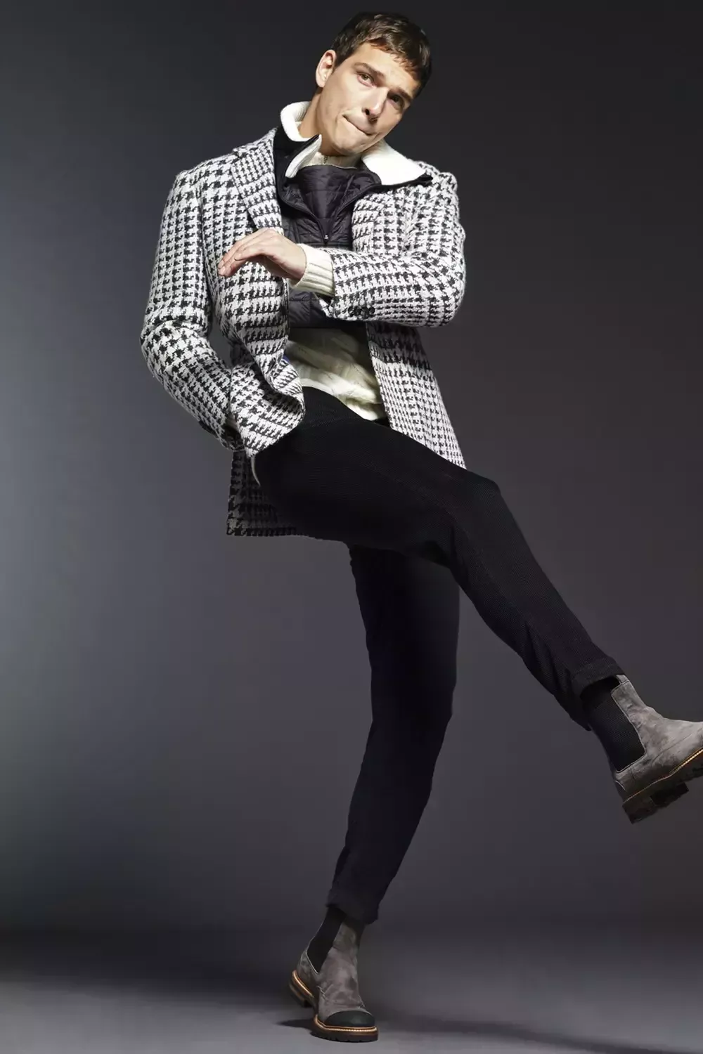 6 conjuntos de vaqueros negros que todos los hombres deberían dominar