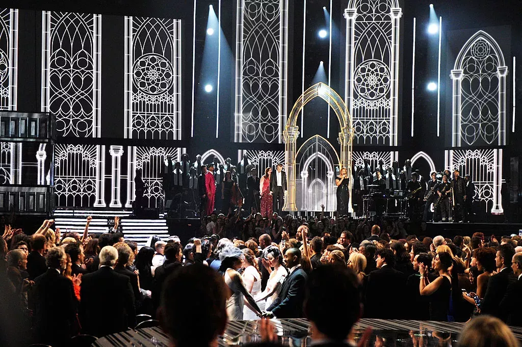 7 momentos LGBT+ de los Grammys, desde bodas masivas de homosexuales hasta actuaciones icónicas