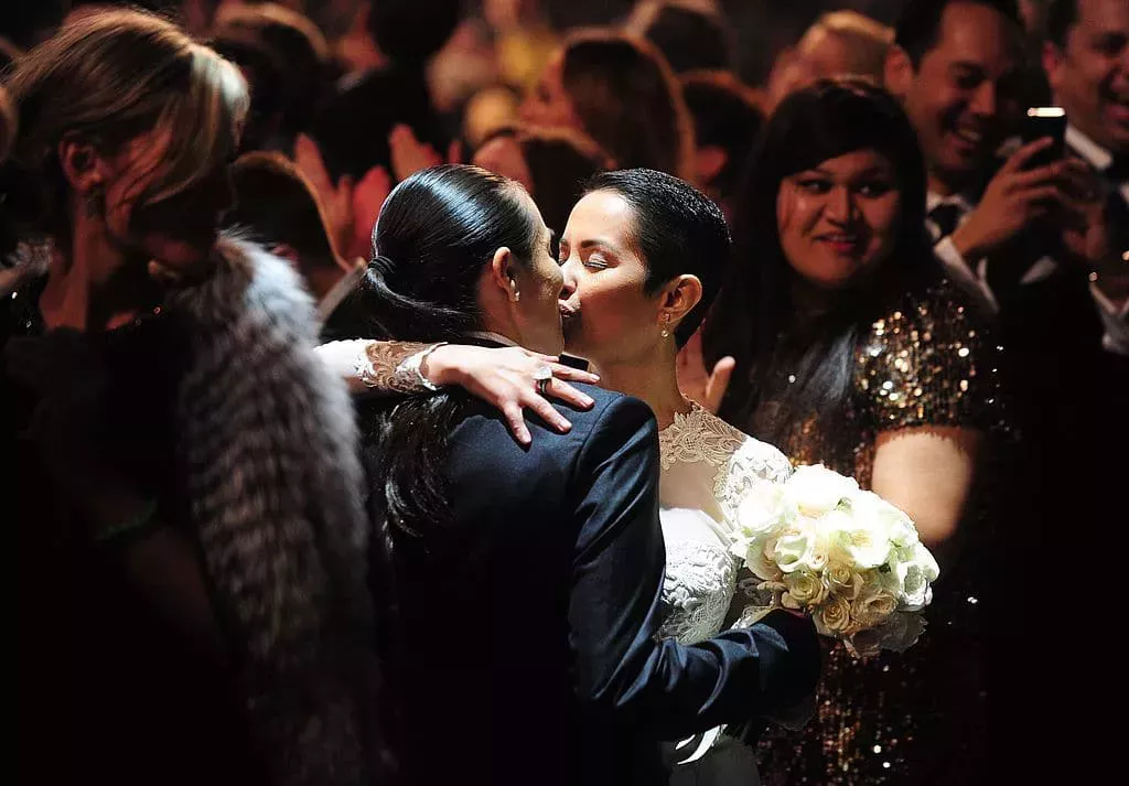7 momentos LGBT+ de los Grammys, desde bodas masivas de homosexuales hasta actuaciones icónicas