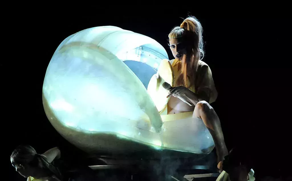 7 momentos LGBT+ de los Grammys, desde bodas masivas de homosexuales hasta actuaciones icónicas