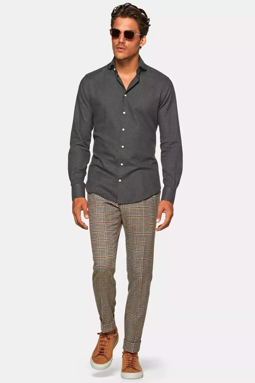 Cómo llevar una camisa de franela: Trajes modernos y con estilo para hombres