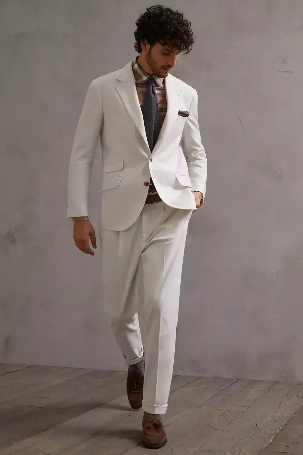 Cómo llevar una camisa de franela: Trajes modernos y con estilo para hombres