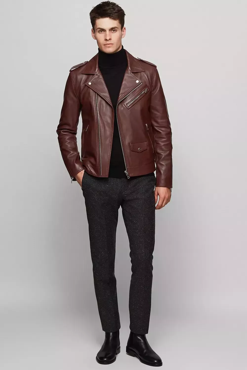 Cómo llevar una chaqueta de cuero: 5 conjuntos elegantes y modernos para hombres