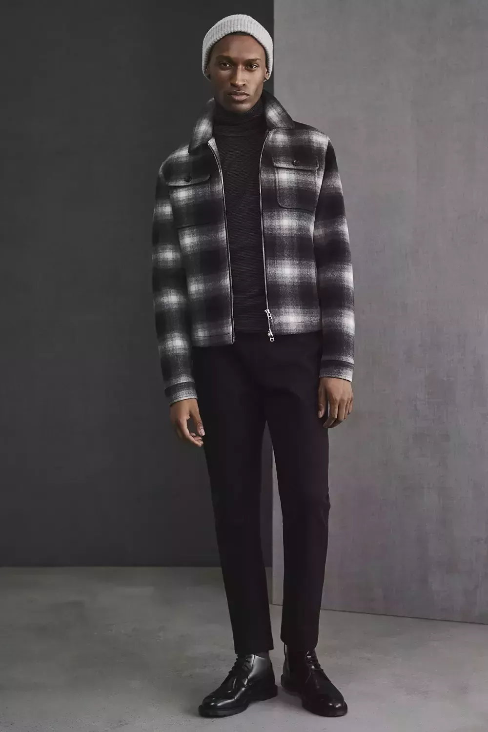 C&oacute;mo vestir de negro: 7 conjuntos atemporales y sofisticados