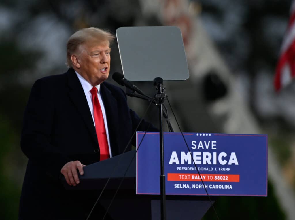 Donald Trump compara la teoría del género con el abuso de niños