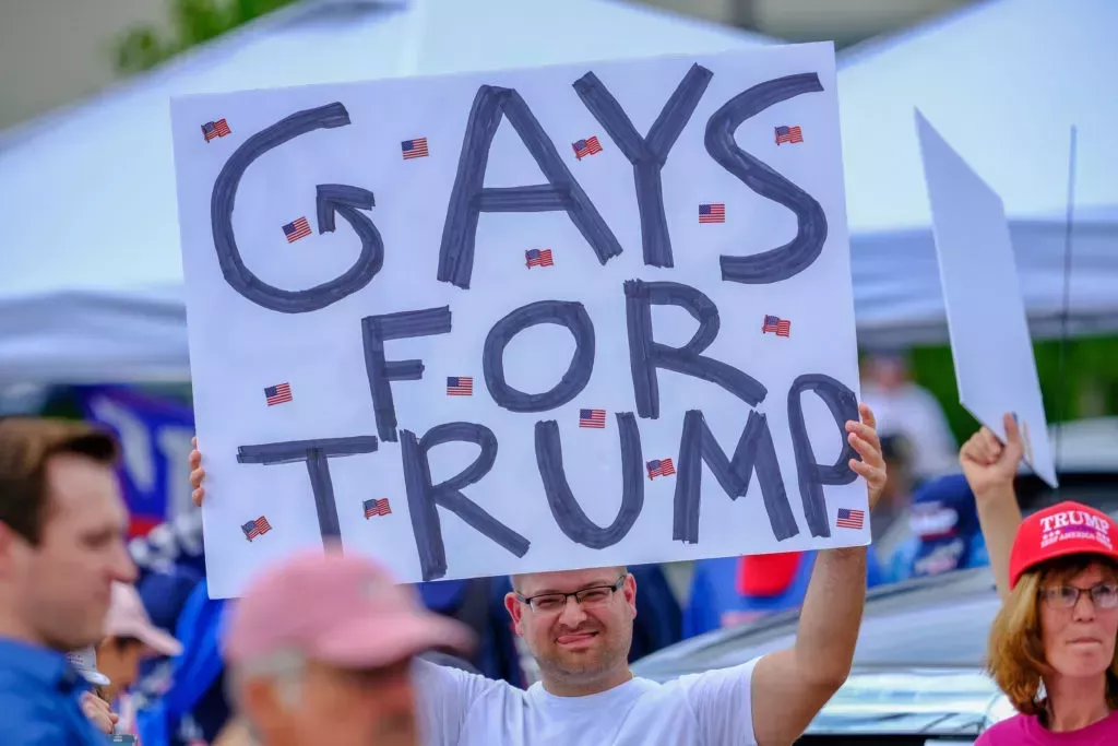 Donald Trump le dice a un seguidor que