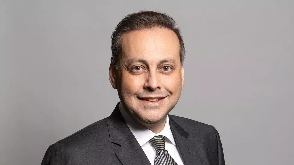 El diputado conservador gay Imran Ahmad Khan es declarado culpable de agredir sexualmente a un adolescente