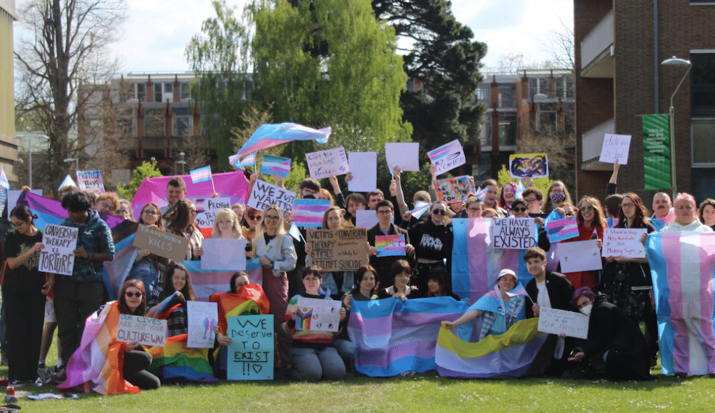 La Universidad de Reading es acusada de fallar a los estudiantes trans