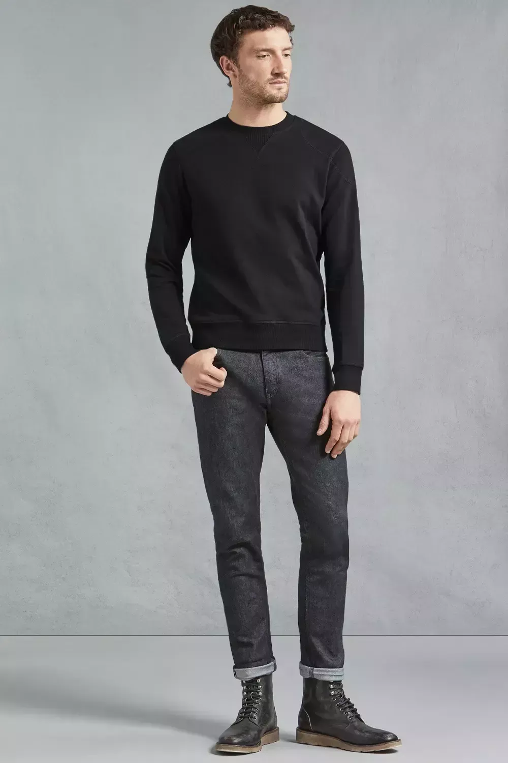 Las mejores formas de llevar botas con vaqueros: Conjuntos elegantes para hombres