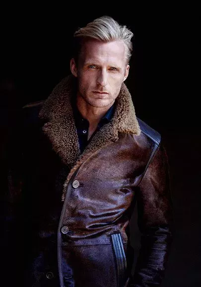 Los mejores peinados rubios para hombres que no te harán parecer un villano de Bond