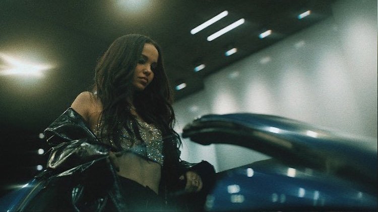 Mira el sexy vídeo musical de Dove Cameron para 'Boyfriend'