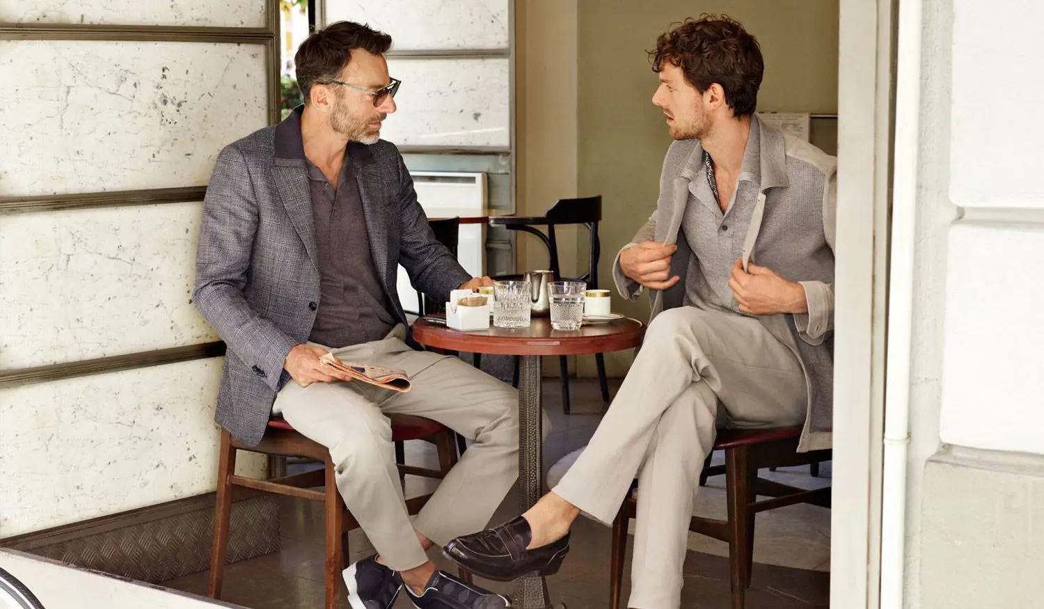 8 combinaciones de colores de blazer y pantalón