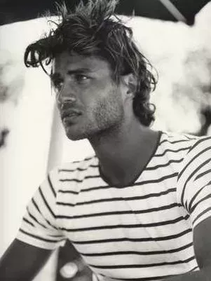 Cómo lucir el cabello en la cama sin parecer que has renunciado a la vida