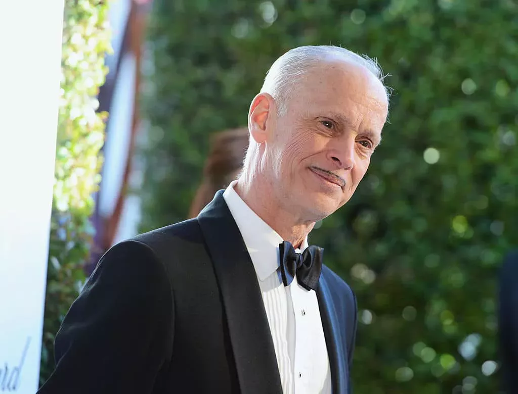 John Waters habla de los penes parlantes, del sexo con cosquillas y de por qué todo el mundo se toma demasiado en serio