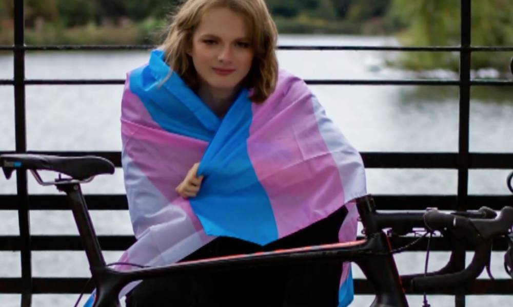 La ciclista Emily Bridges dice que las mujeres trans se han convertido en arma política