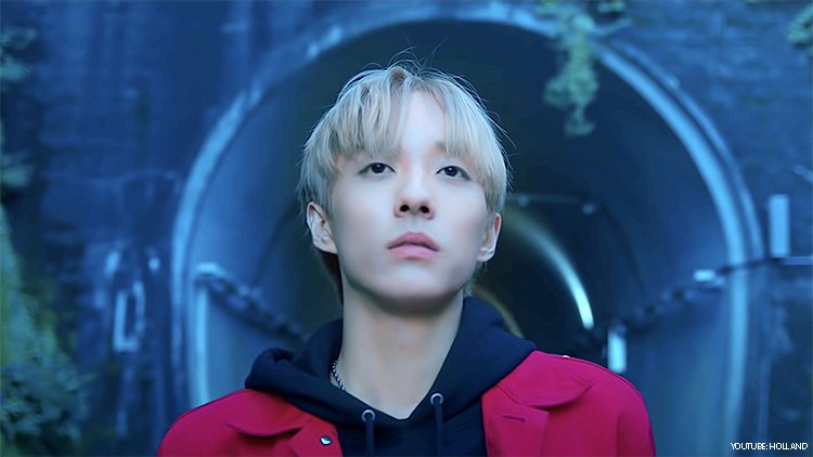 La estrella de K-Pop Holland ha sufrido un delito de homofobia