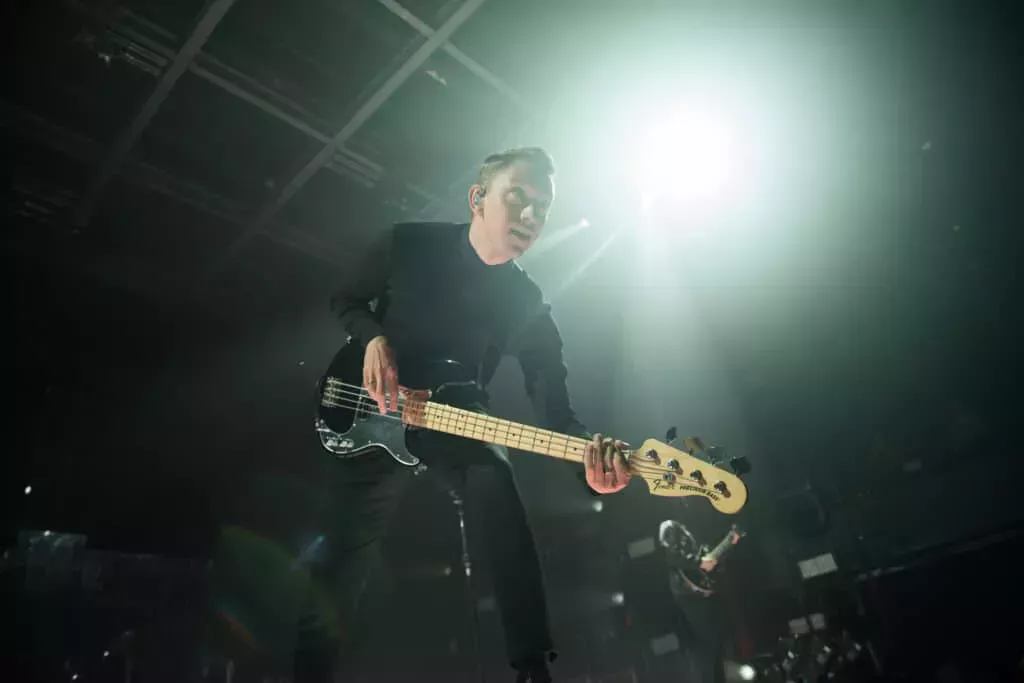 La estrella de The xx, Oliver Sim, revela que vive con el VIH desde los 17 años