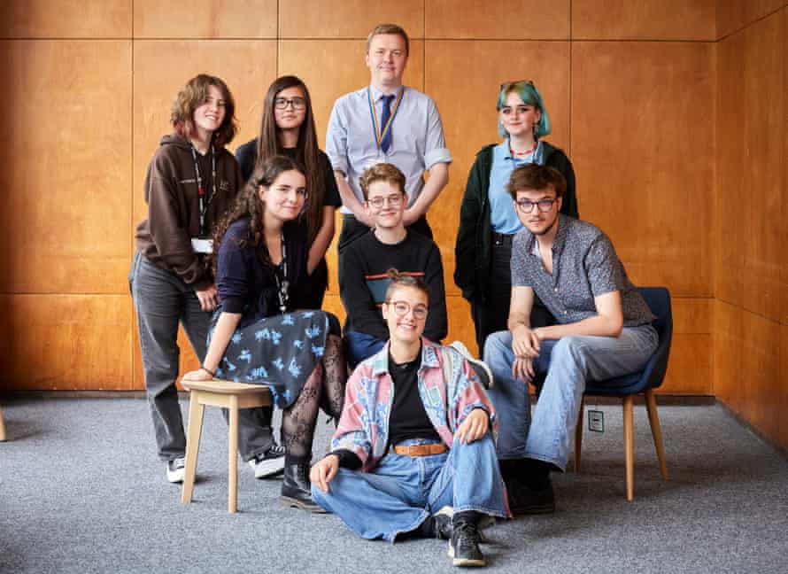 Cómo Heartstopper está ayudando a los jóvenes a salir del armario