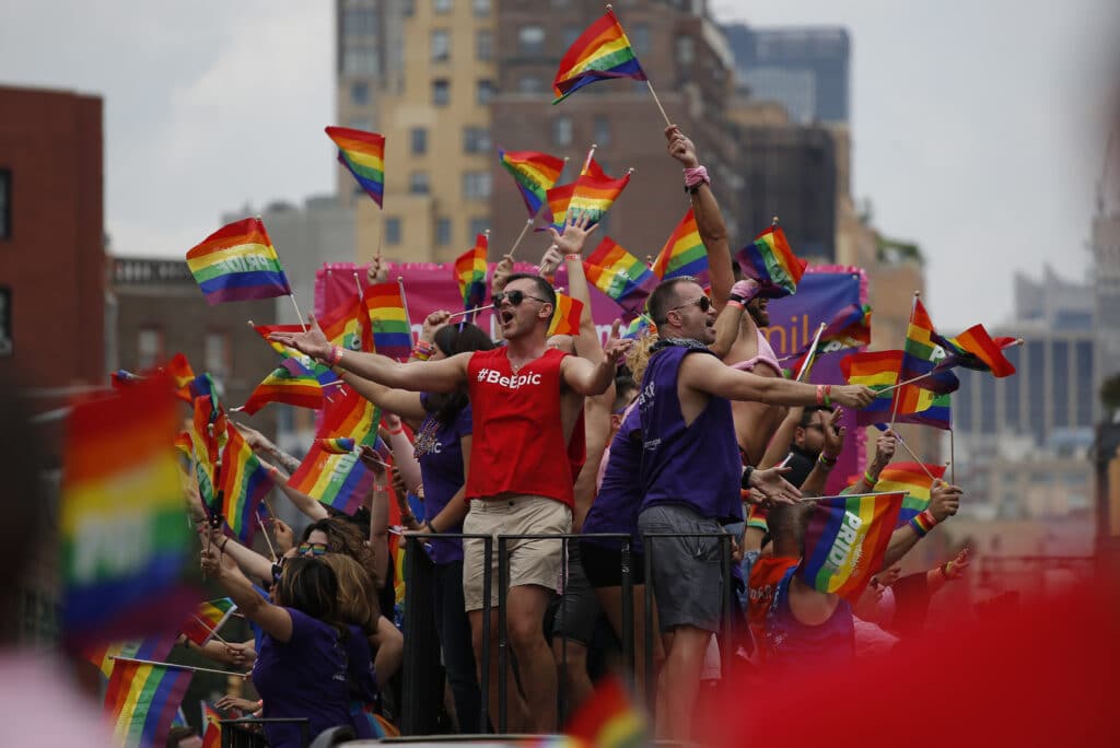 Los neoyorquinos ya pueden elegir los marcadores de género X en los documentos de identidad estatales