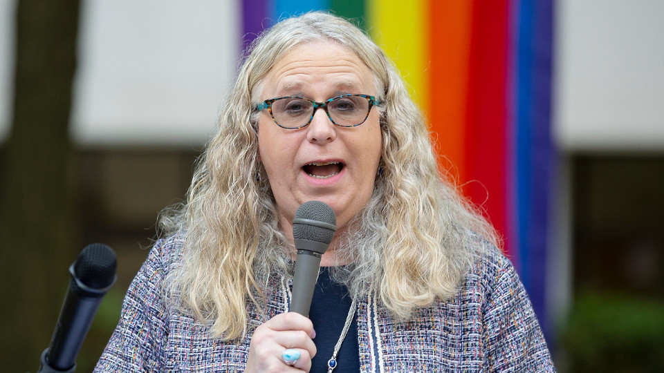 La subsecretaria de Sanidad de EEUU condena los ataques a los niños trans