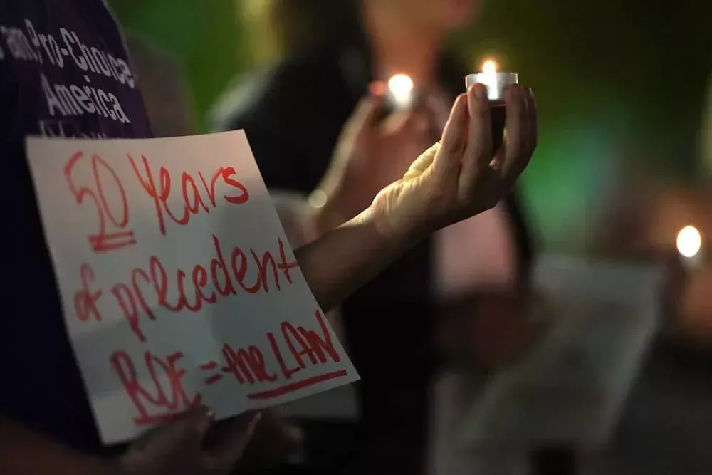 Si el Tribunal Supremo elimina el derecho al aborto, la igualdad matrimonial, los anticonceptivos y el sexo gay podrían ser los siguientes