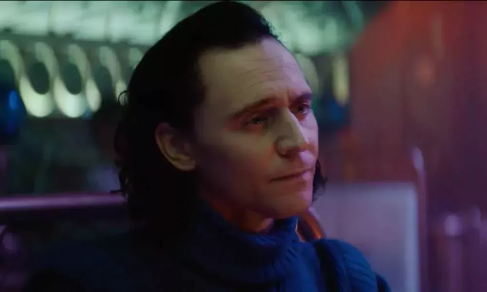 Tom Hiddleston espera que la salida de Loki como bisexual haya sido 