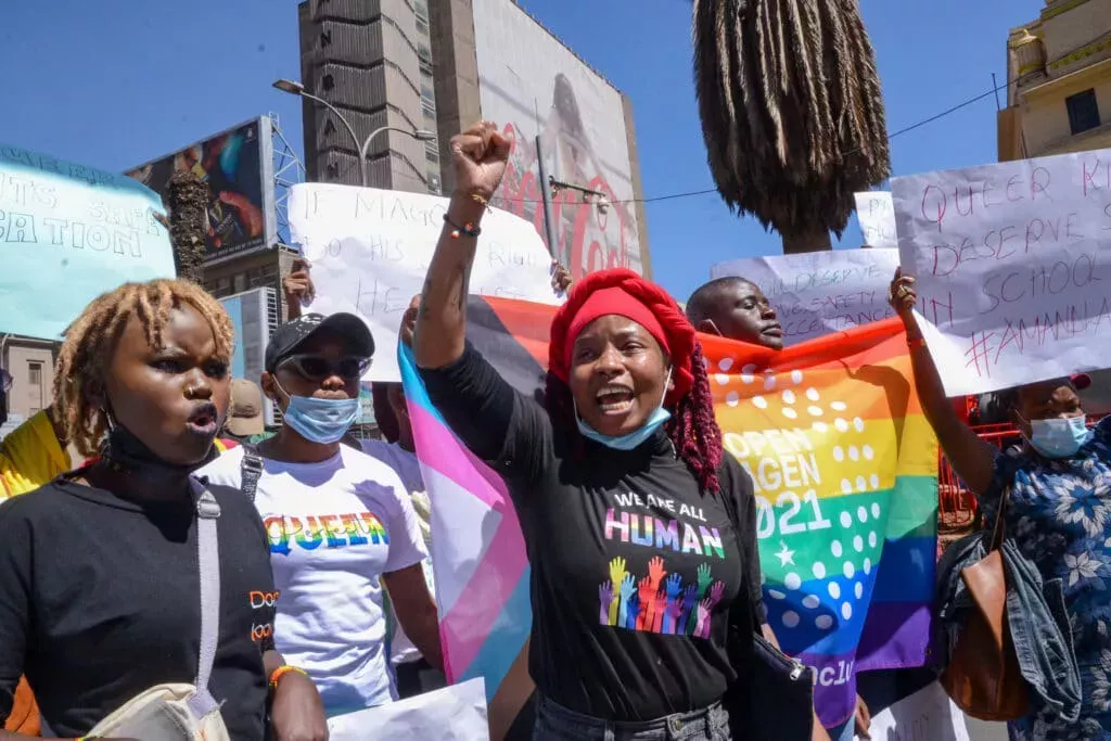 Activistas LGBTQ+ de Ghana detenidos y maltratados durante semanas demandan al gobierno