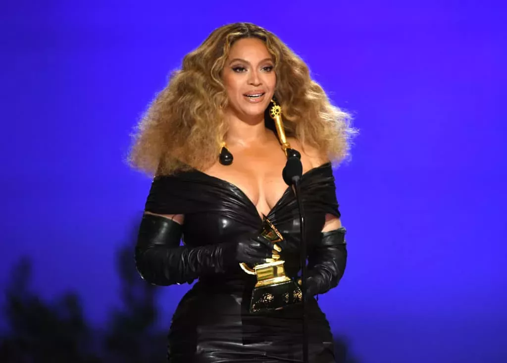 Beyoncé anuncia por fin su nuevo álbum y el espíritu colectivo del mundo está preparado