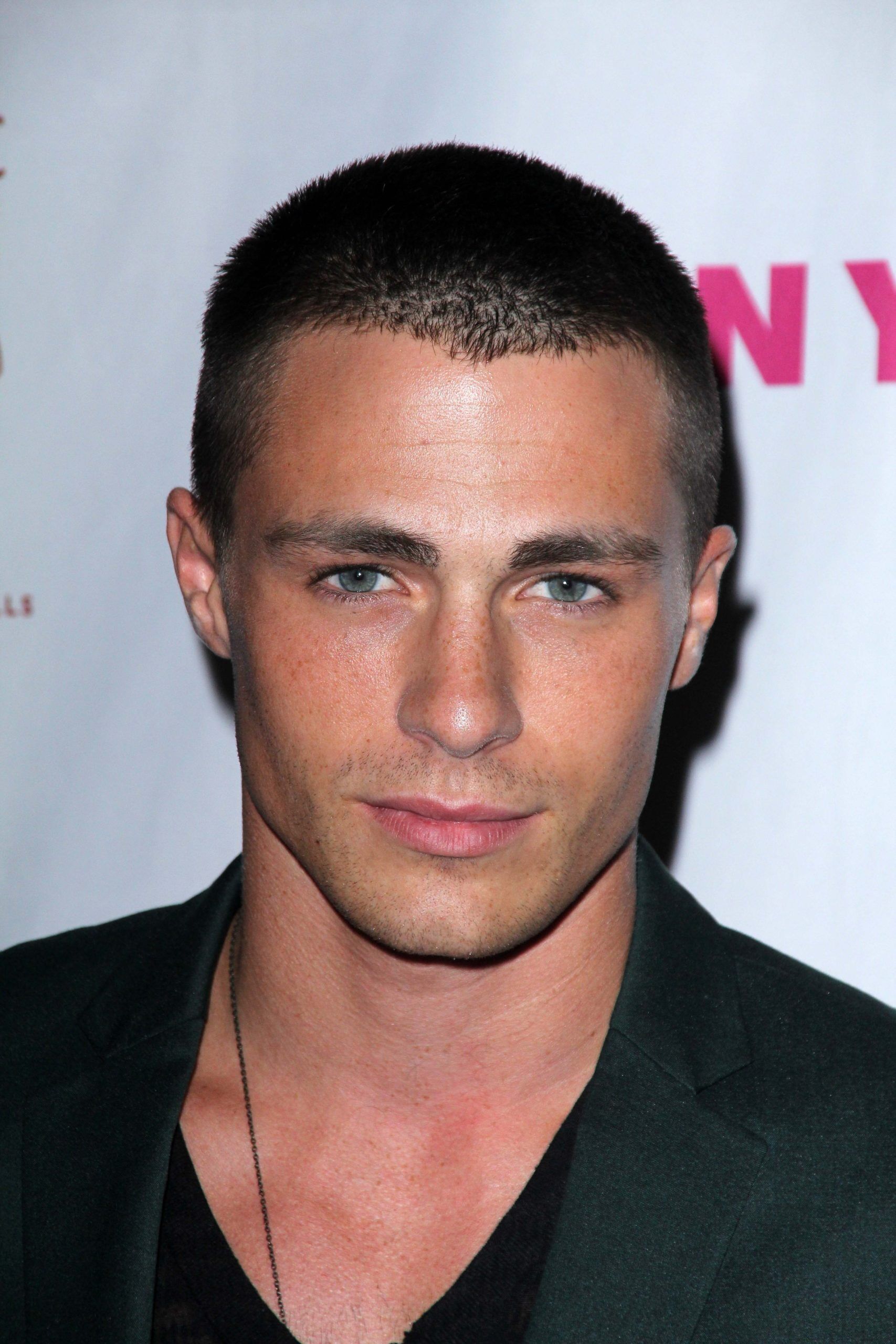 Colton Haynes comparte una foto que pasó años intentando borrar de internet