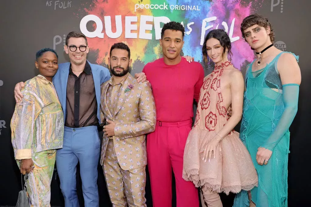 El nuevo guionista de Queer as Folk habla de la aliada definitiva Kim Cattrall y del reinicio de la era del Twitter gay