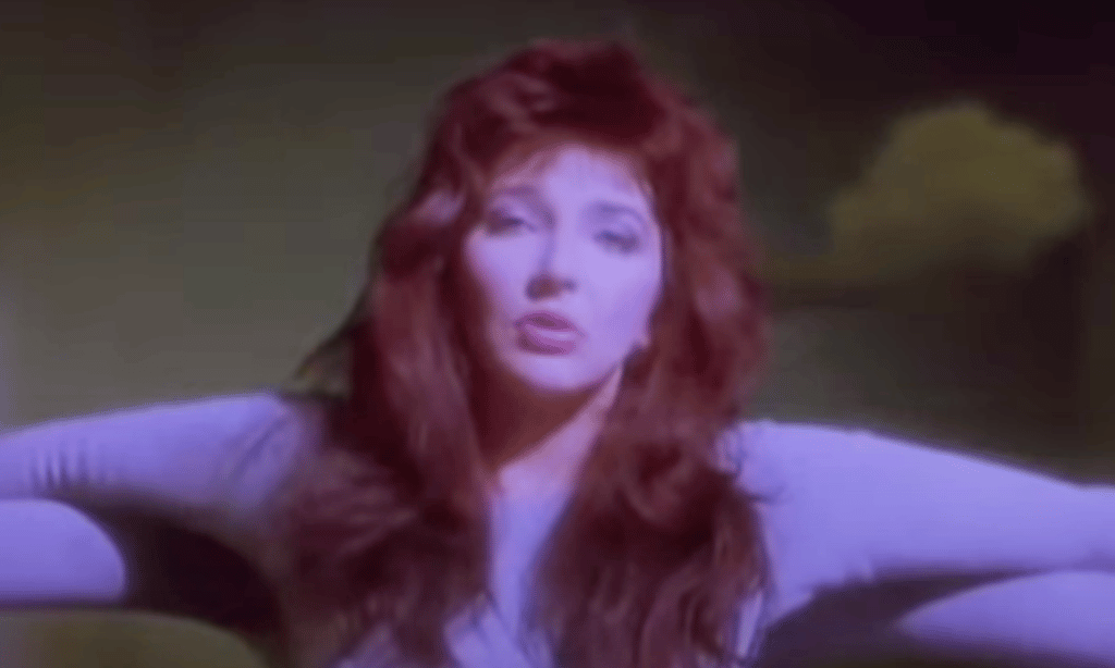 El perdurable y místico atractivo queer de Kate Bush